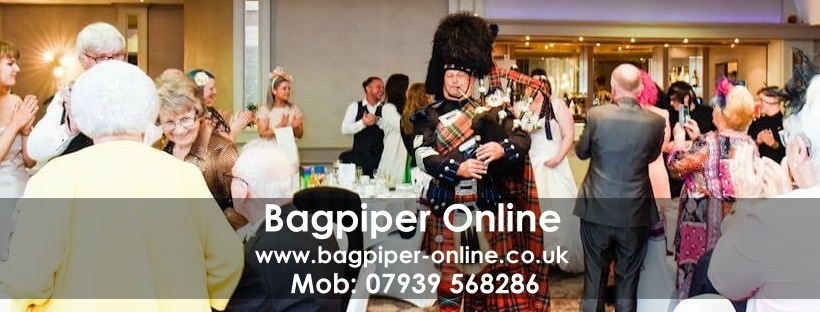 edinburgh bagpiper
